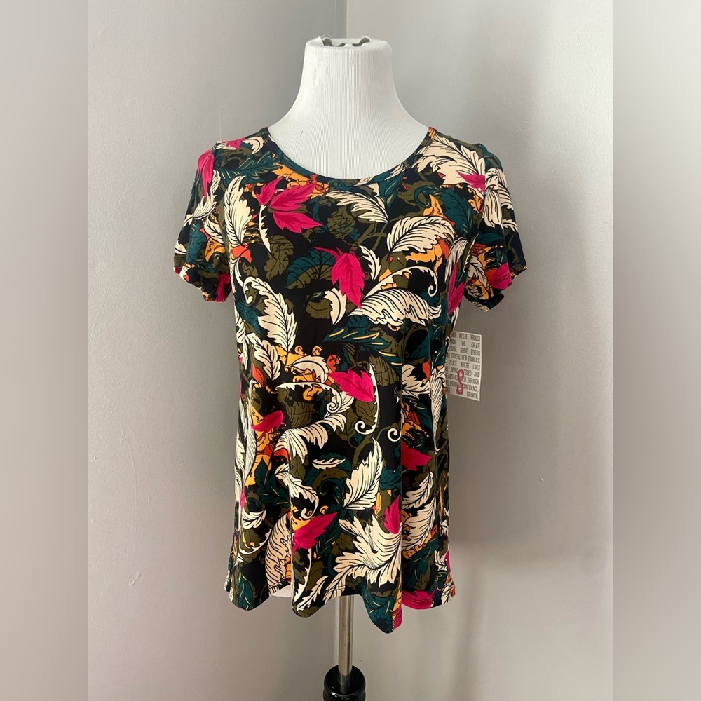 LuLaRoe Classic T NWT Multicolor Abstract Feather Short Sleeve
